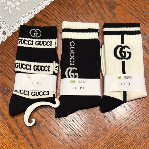 Source Unknown Accessories - NWT Ladies Black and Cream Logo Socks Trio